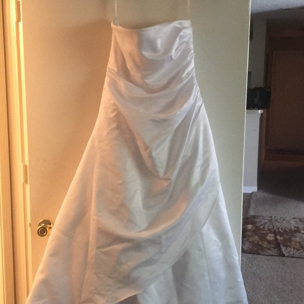 Wedding dress and decorated belt